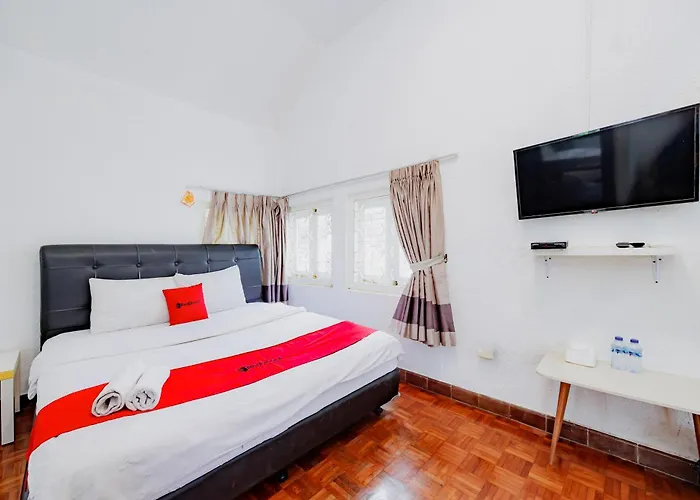 RedDoorz Plus @ Megamendung Puncak 2 Bogor